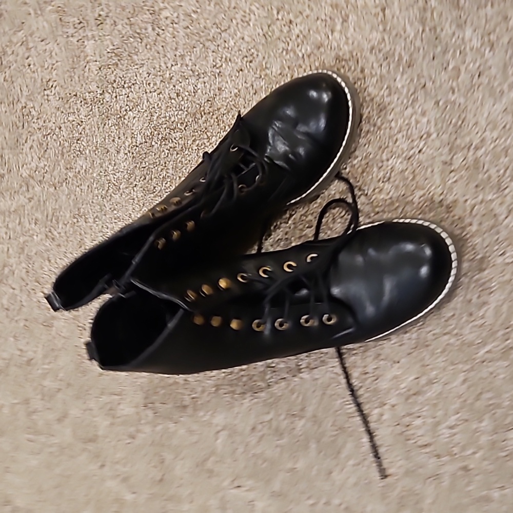 Women's Boots Sonoma size 8